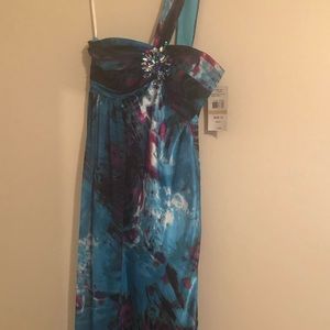 Woman’s Formal Dress New with tags. size 12